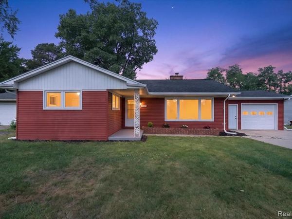 9737 Silverside Drive, Green Oak Twp, MI 48178