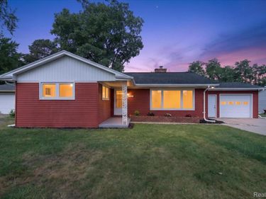 9737 Silverside Drive, Green Oak Township, Mi 48178