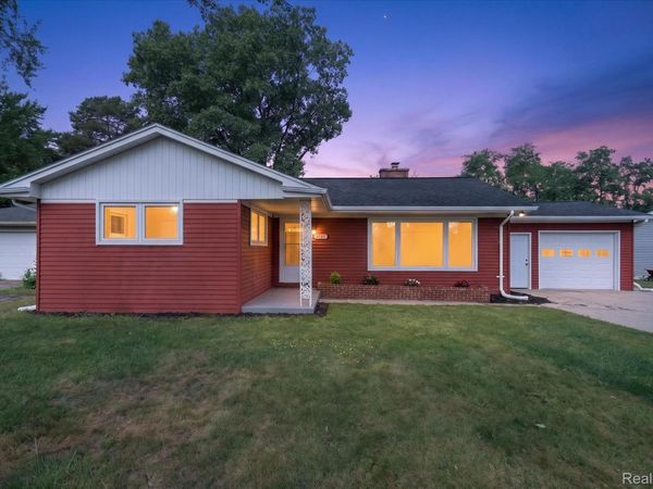9737 Silverside Drive, Green Oak Township, Mi 48178