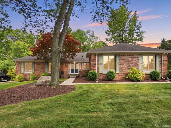 12703 Portsmouth Crossing, Plymouth Township, Mi 48170