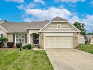 1827 Southpointe Circle NE, Canton, OH 44714