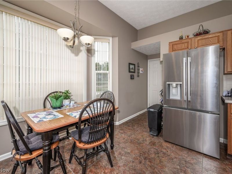 1827 Southpointe Circle NE, Canton, OH 44714 Photo 11