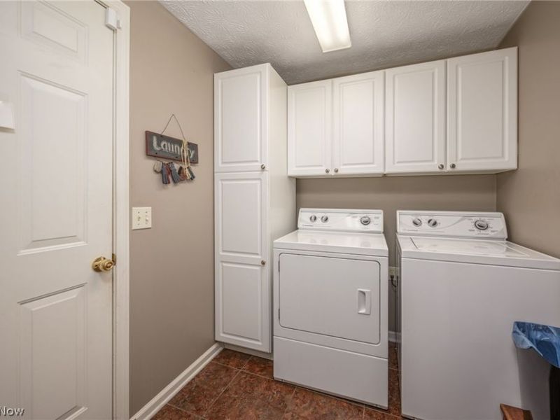 1827 Southpointe Circle NE, Canton, OH 44714 Photo 14