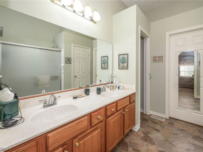 1827 Southpointe Circle NE, Canton, OH 44714 Photo 18