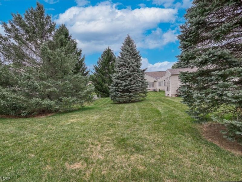 1827 Southpointe Circle NE, Canton, OH 44714 Photo 23