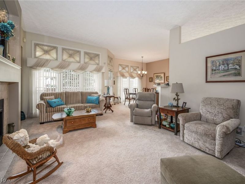 1827 Southpointe Circle NE, Canton, OH 44714 Photo 5