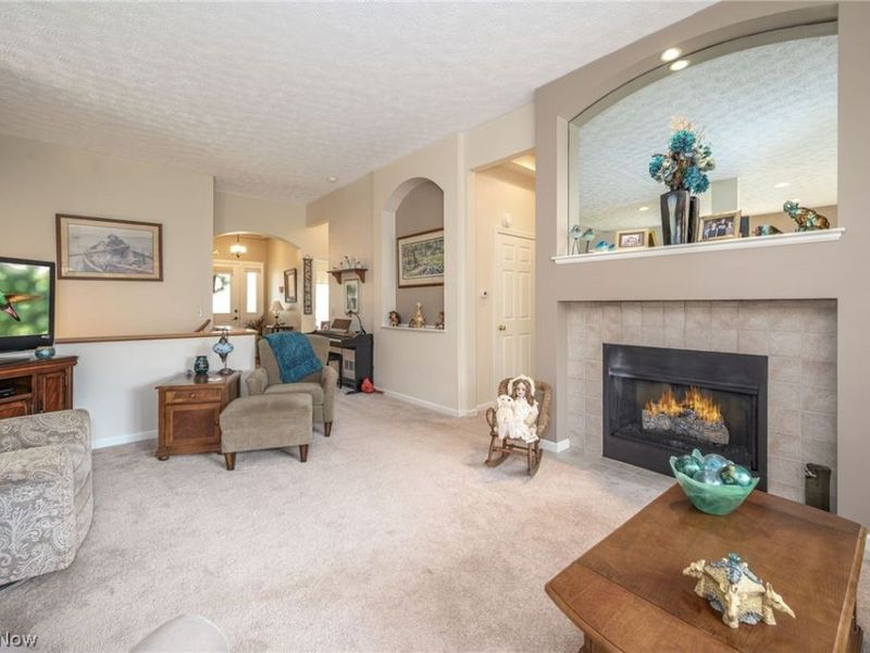 1827 Southpointe Circle NE, Canton, OH 44714 Photo 6