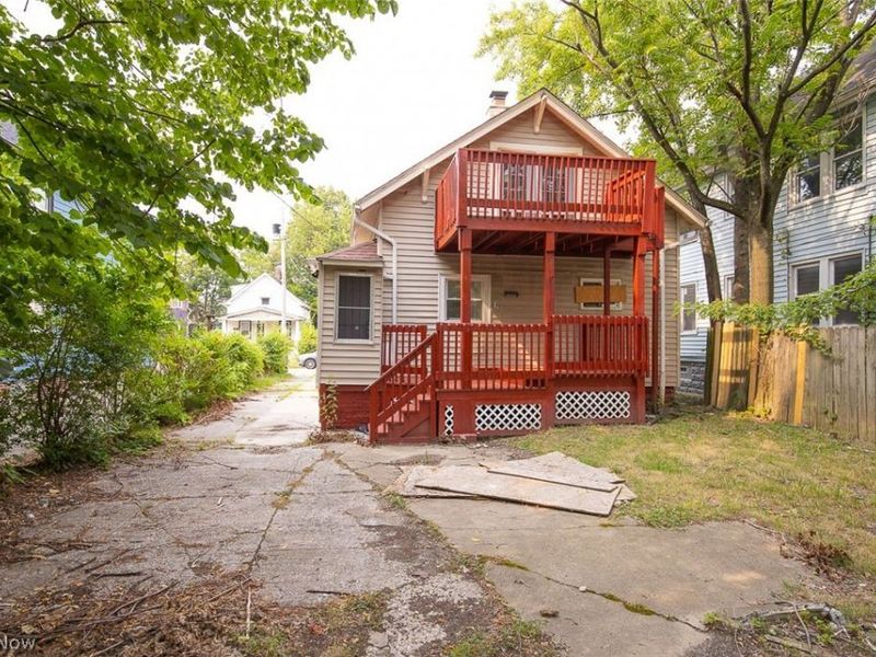 13814 Durkee Avenue, Cleveland, OH 44105 Photo 32