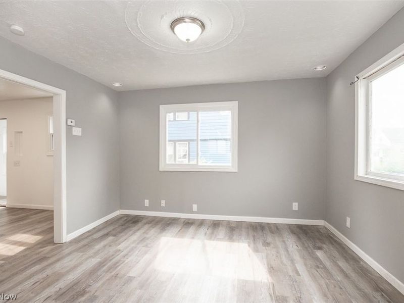 13814 Durkee Avenue, Cleveland, OH 44105 Photo 9