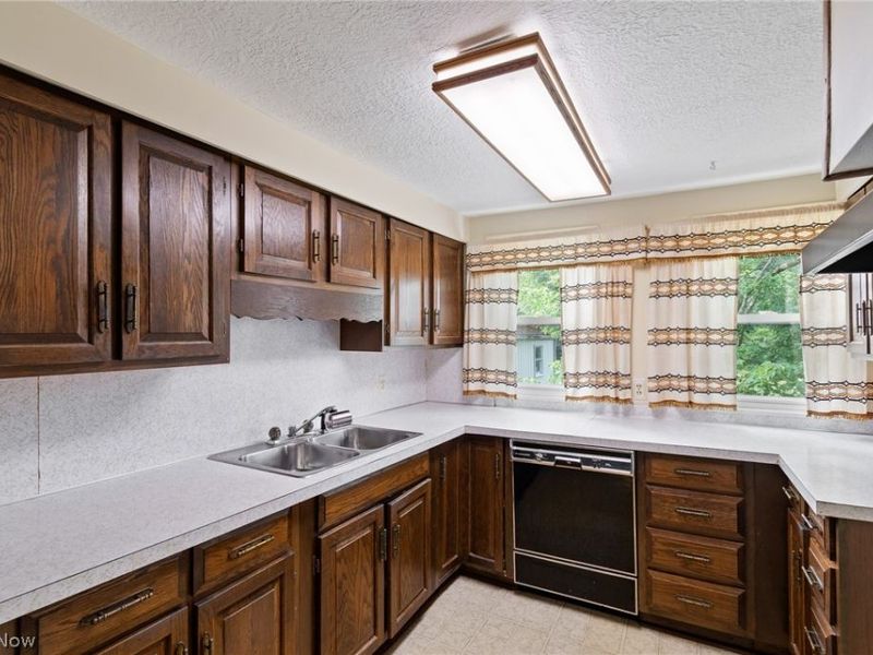 608 Applegrove Street NW, North Canton, OH 44720 Photo 13
