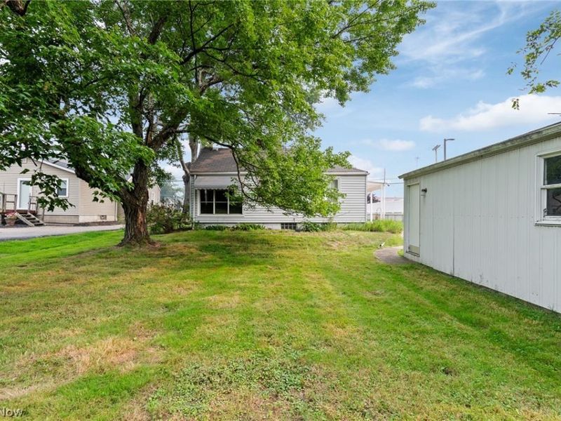 608 Applegrove Street NW, North Canton, OH 44720 Photo 31