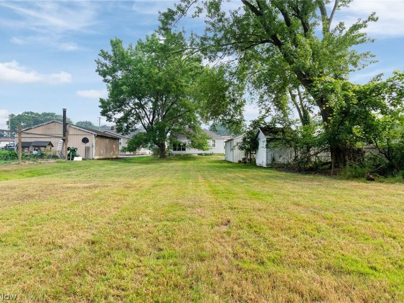 608 Applegrove Street NW, North Canton, OH 44720 Photo 32