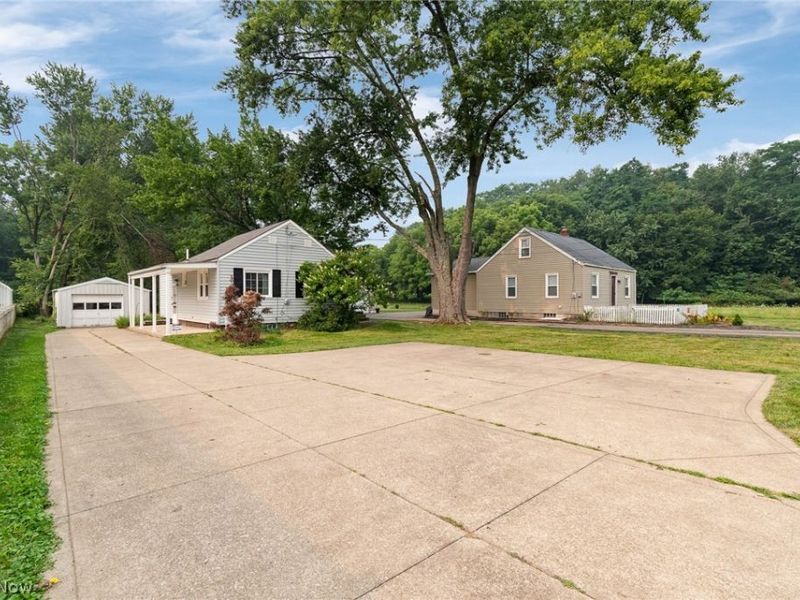 608 Applegrove Street NW, North Canton, OH 44720 Photo 5