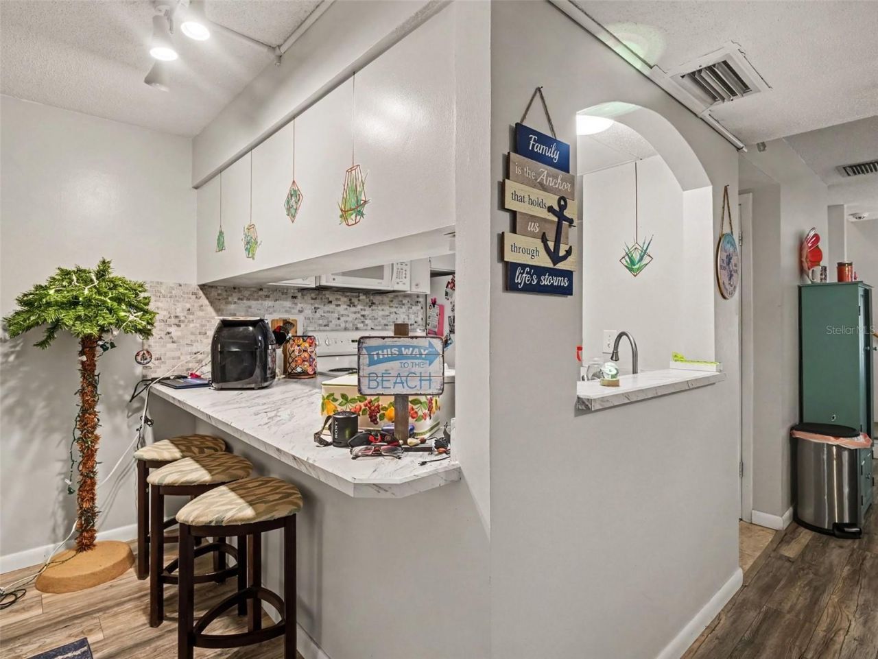 908 Byron Lane, Unit 6, Sarasota, FL 34243 Photo