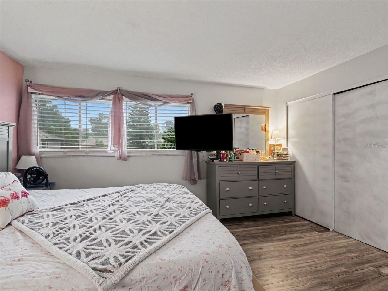 908 Byron Lane, Unit 6, Sarasota, FL 34243 Photo