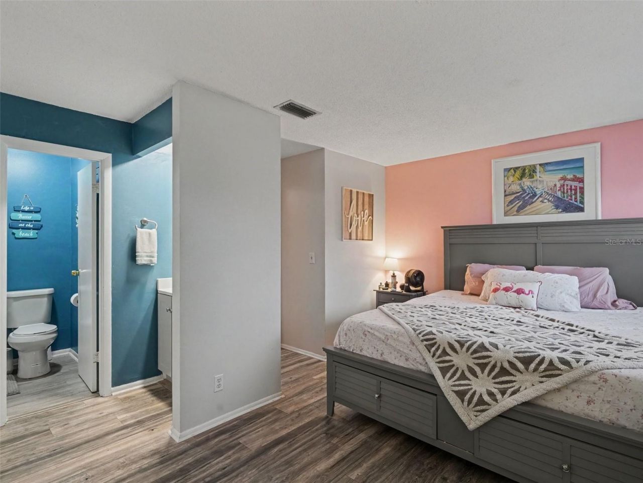 908 Byron Lane, Unit 6, Sarasota, FL 34243 Photo