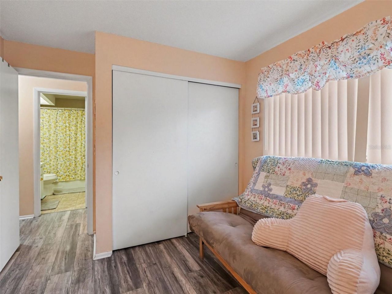908 Byron Lane, Unit 6, Sarasota, FL 34243 Photo