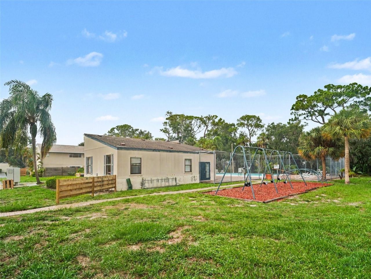 908 Byron Lane, Unit 6, Sarasota, FL 34243 Photo