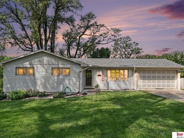 5704 N 82 Street, Omaha, NE 68134
