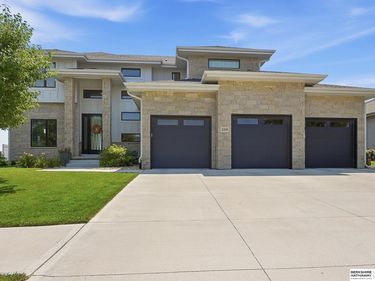 21519 Grover Street, Elkhorn, NE 68022