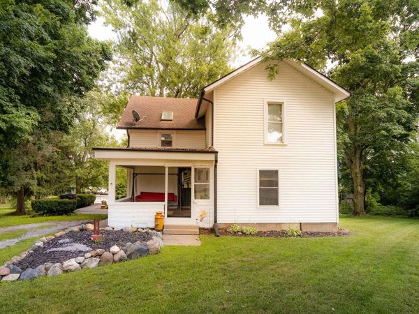1193 Seneca , Adrian, MI 49221