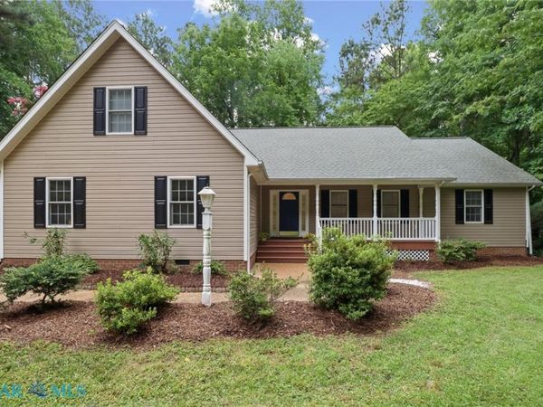 505 Plantation Road , Mathews, VA 23128