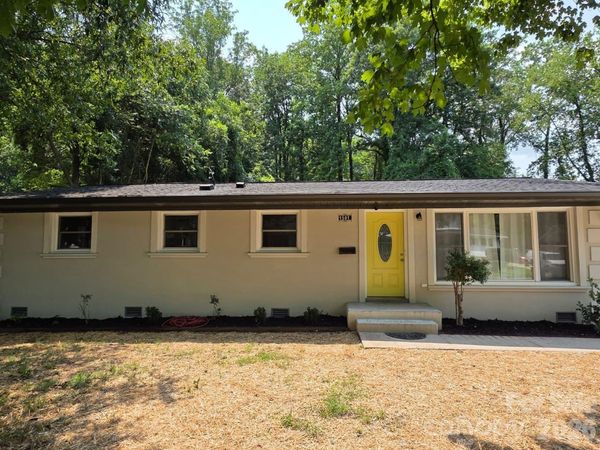 1501 VANCOUVER Drive , Charlotte, NC 28213