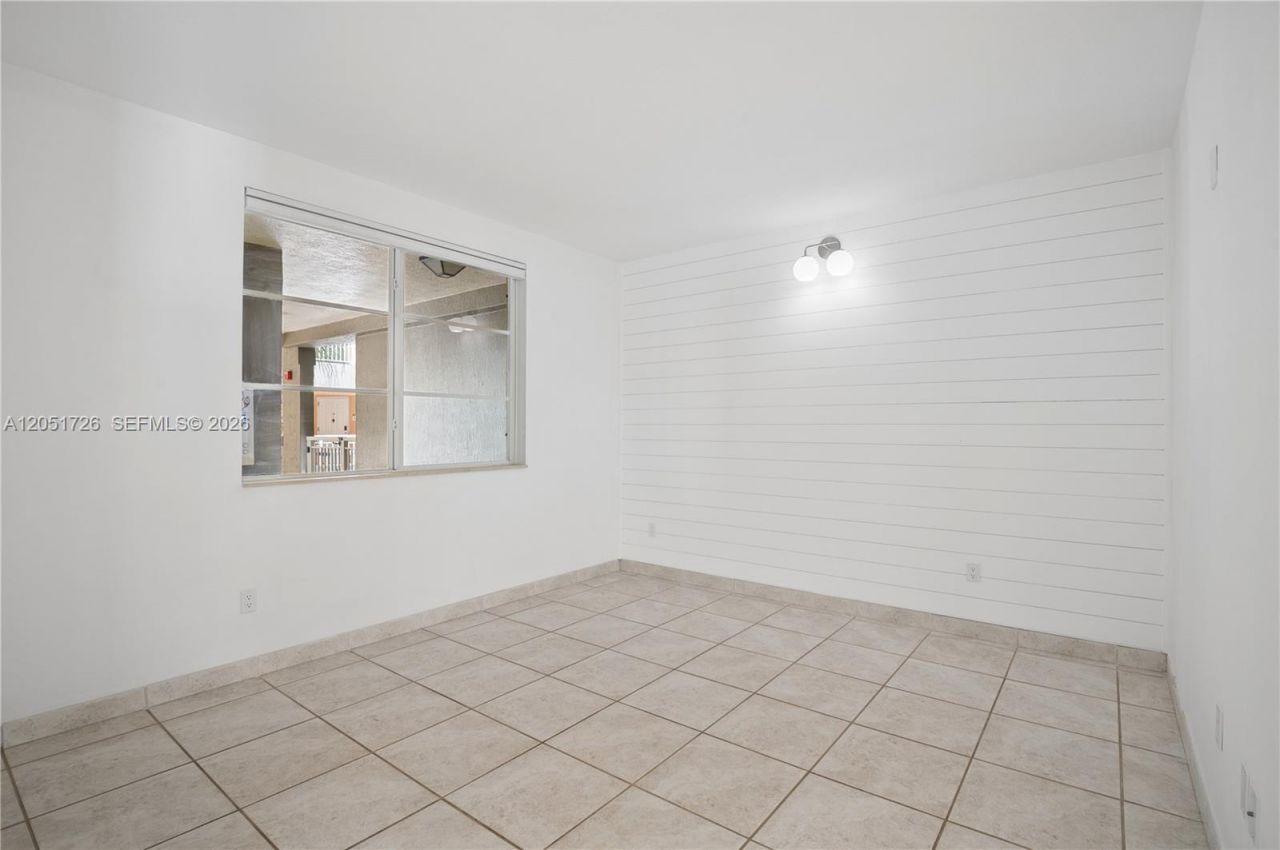 145 Jefferson Ave, Unit 417, Miami Beach, FL 33139 Photo