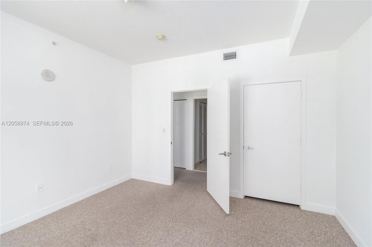 1111 SW 1st Ave, Unit 2423-N, Miami, FL 33130 Photo