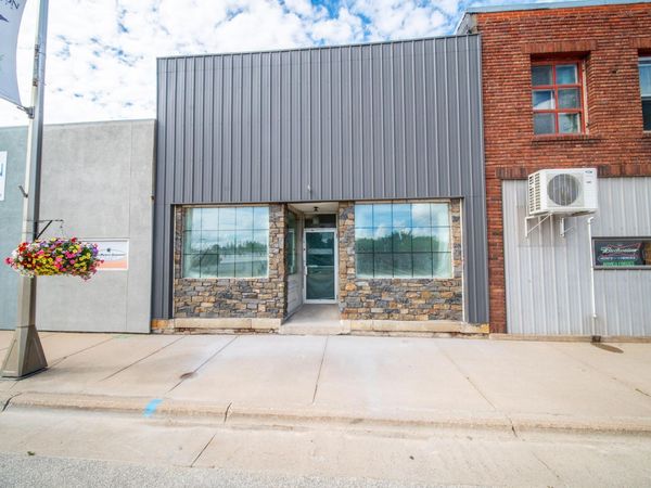 80 E Main Street , Lewiston, MN 55952