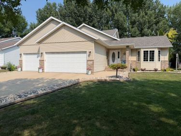 408 Clearview Court , Moorhead, MN 56560