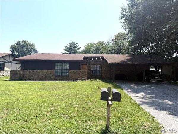 112 Kingsway Drive , Belleville, IL 62226