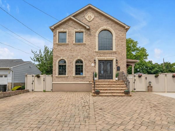 1789 Stuyvesant Avenue , Merrick, NY 11566