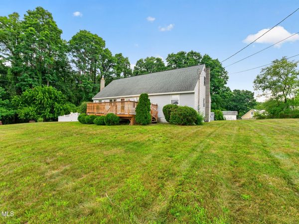 27 Fellows Road, Halfmoon, NY 12065