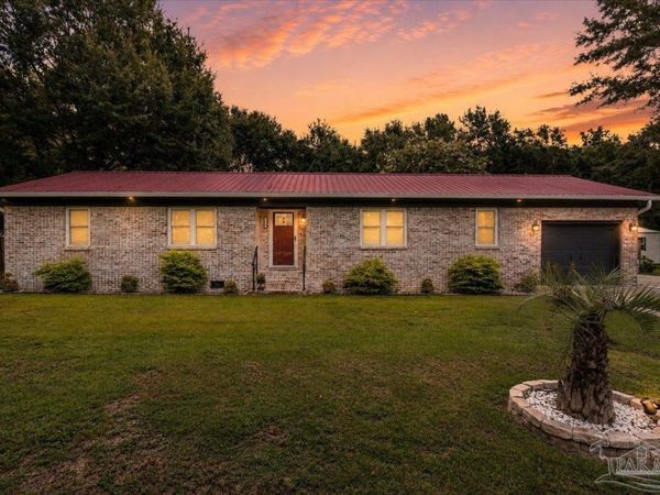 4420 Mundy Ln, Pace, FL 32571