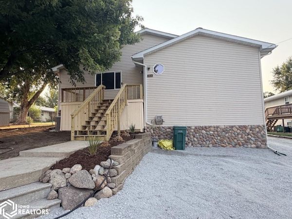 305 S 12th Street, Unit A, Fairfield, IA 52556