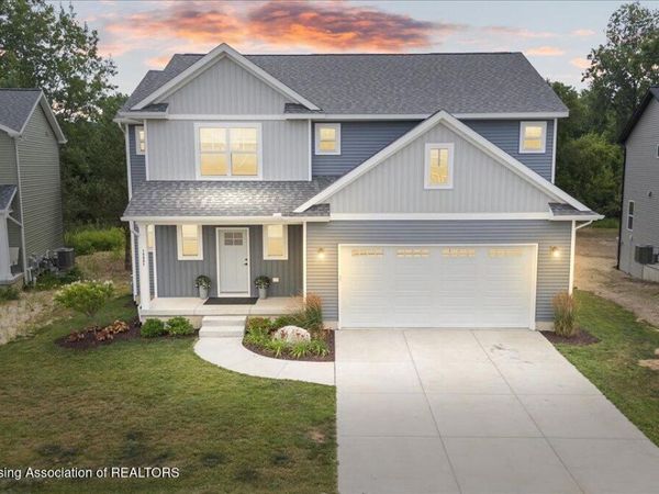 15297 Sherwood Lane, Lansing, MI 48906