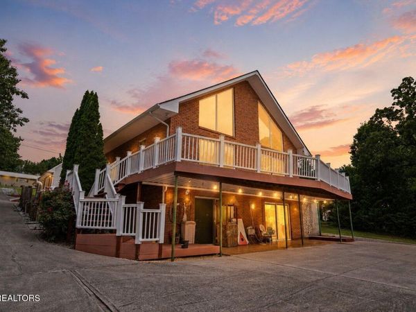 361 Cape Russell Rd, Sharps Chapel, TN 37866