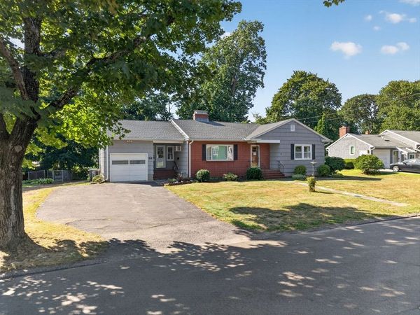 88 Mifflin Dr, North Andover, MA 01845