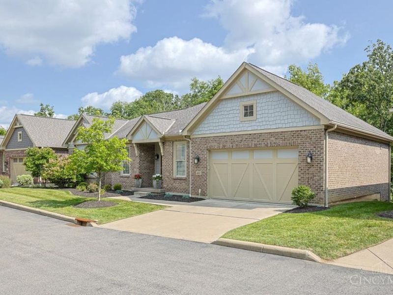4005 Creekside Pointe, Blue Ash, OH 45236 Photo 2