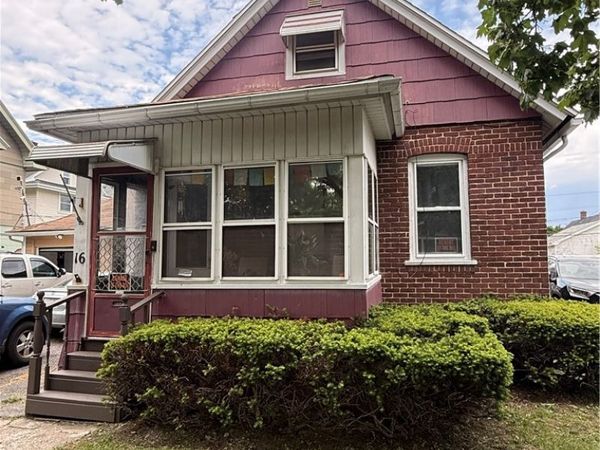 16 Manchester Street , Rochester, NY 14621
