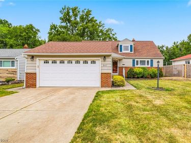 5117 Thornbury Road, Lyndhurst, OH 44124