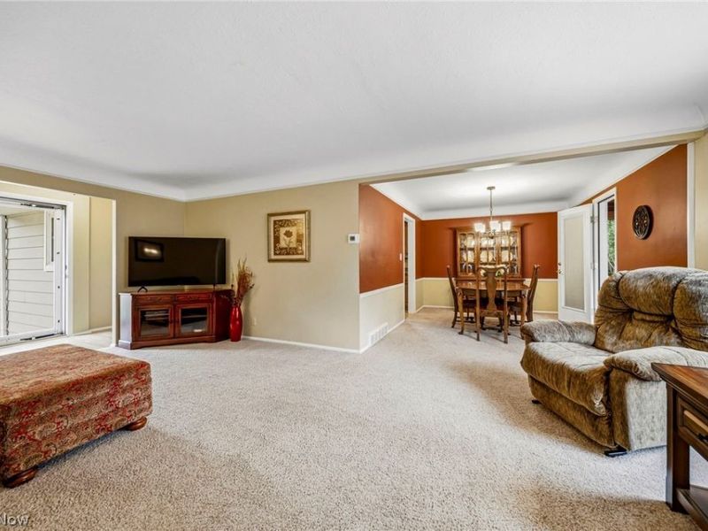 5117 Thornbury Road, Lyndhurst, OH 44124 Photo 6