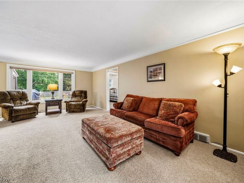 5117 Thornbury Road, Lyndhurst, OH 44124 Photo 7