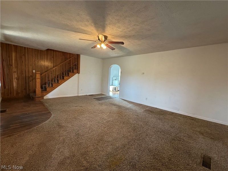 296 Pennsylvania Avenue , Sebring, OH 44641 Photo 11