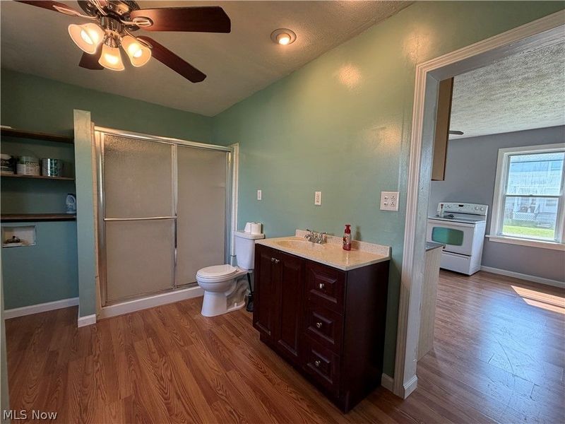 296 Pennsylvania Avenue , Sebring, OH 44641 Photo 17