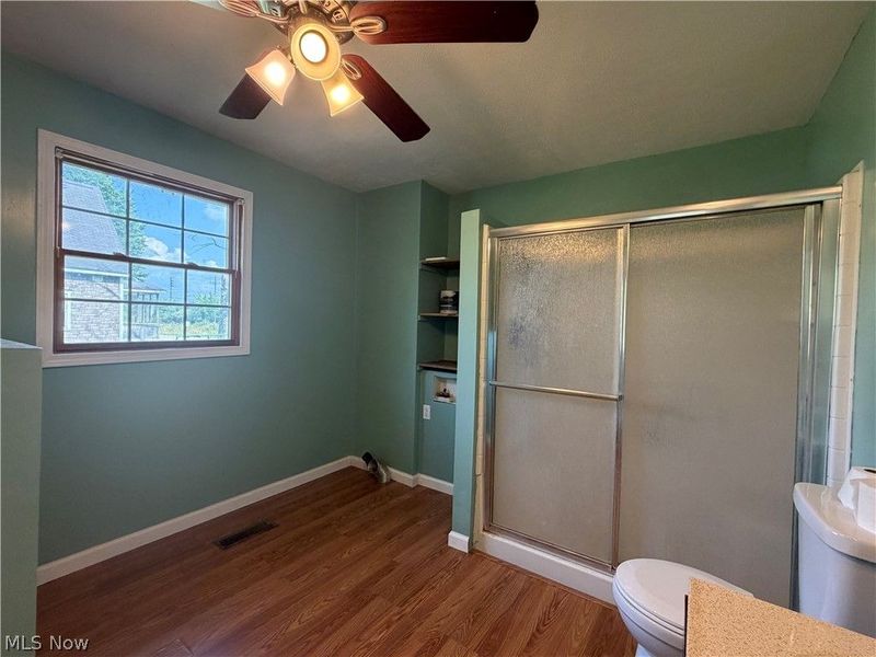 296 Pennsylvania Avenue , Sebring, OH 44641 Photo 18