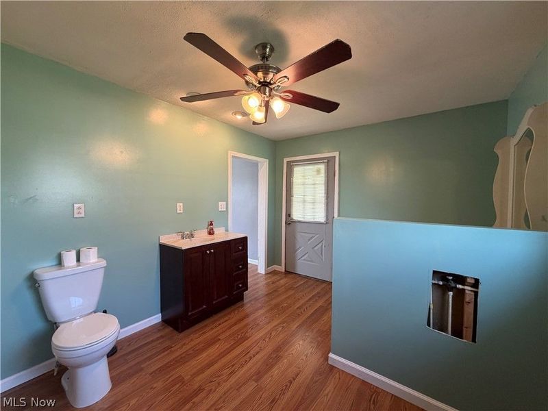 296 Pennsylvania Avenue , Sebring, OH 44641 Photo 19