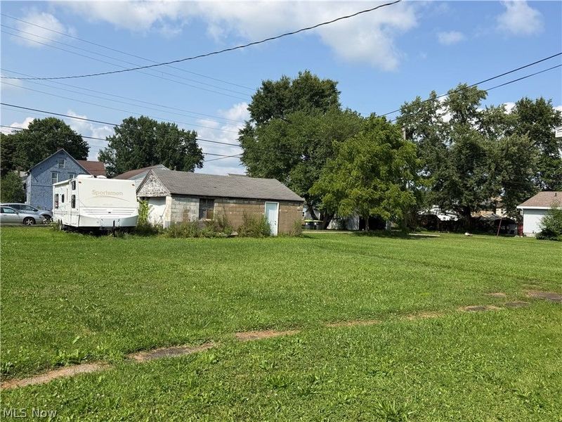 296 Pennsylvania Avenue , Sebring, OH 44641 Photo 5