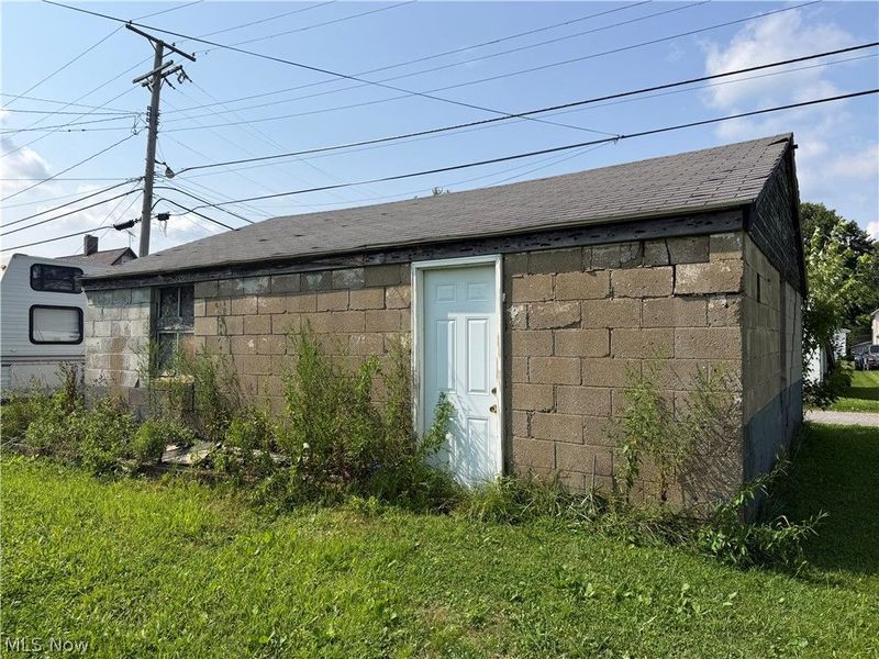 296 Pennsylvania Avenue , Sebring, OH 44641 Photo 6